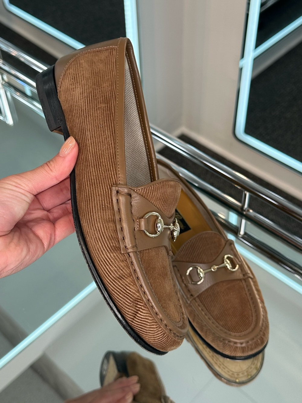 Gucci Corduroy Loafer - Picture 4 of 11